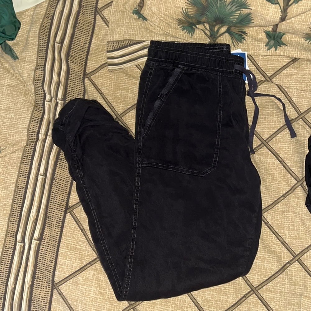 NWT medium black cargo pants ruched legs